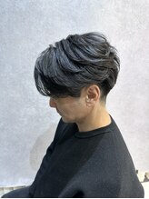 どんな髪質の方にもに合わせる【センターパート】