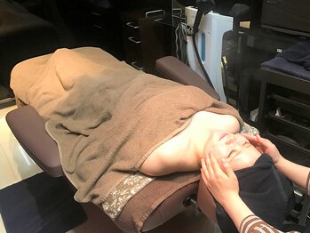 ビューティーサロン ブリス(beauty salon bliss)の写真/女性スタイリストのマンツーマン施術が◎プライベート空間で癒しのサロンタイムをお寛ぎください♪