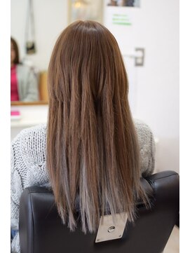 ユウ(you) インナーグレーの編み込みエクステ