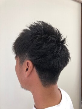 トキ(TOKI) 束感ツーブロックスタイル