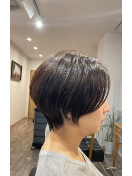 トナリ(tonari) 大人女子のショートスタイル