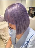 3674ニュアンスカラーホワイトラベンダーぱっつん前髪艶髪ボブ