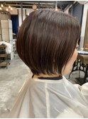 乾かすだけでまとまる毛先の軽さが可愛いショート　担当：　小林