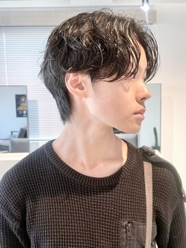 イズ(iss) 【名古屋/大須】シャドウパーマ/センターパート/フェザーパーマ