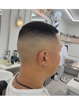 ダムディートウキョウ 心斎橋店(DAMDEE TOKYO) 坊主フェード