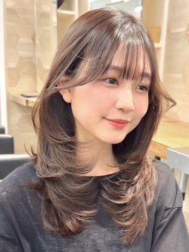 アビー(ABBEY3) レイヤーカットミディアムレイヤー顔周りレイヤーハッシュカット