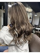 ホワイトベージュ　ハイライト　インナーカラー　ケアブリーチ