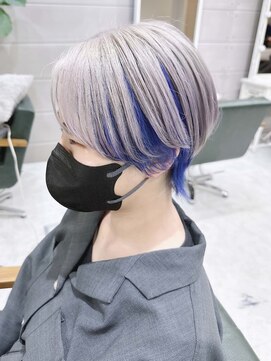 デイズ(days) マッシュショートグレージュカラー　グレージュブリーチデザイン