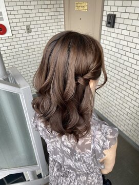 ソノ(sono) ハーフツイン　ハーフアップ　推し活ヘア　参列ヘア