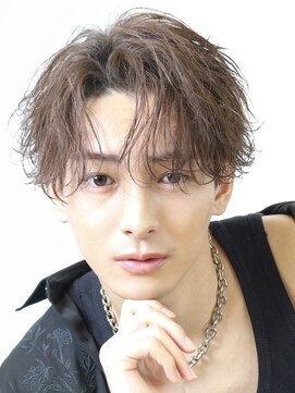 クロトヴィラ 天神大名(KUROT villa) ホツレフェザーパーマ狭めセンターパート