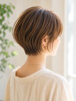 ソレア(solea)&nbsp;大人かわいい耳かけショートボブ｜小顔見せ×艶ブラウン