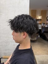 メンズクル(men's quru.)&nbsp;ツイストスパイラルパーマ刈り上げセンターパートメンズパーマ