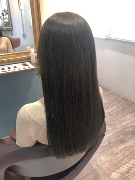 ヘアーサロン キー(Hair salon key) カーキアッシュ
