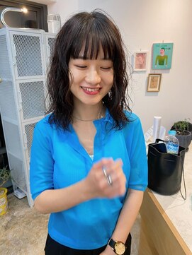 ユー(yew) ウェーブパーマミディアムヘア
