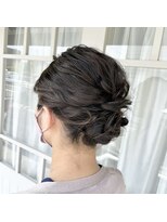 ヘアデザイン ジル(Jill)&nbsp;ゆるシニョン