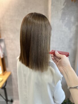 ミコ(mico.) 暑い夏にもおすすめのサラ髪