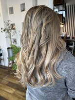 ソンリエ(SONRiE)&nbsp;ブロンドヘアーバレイヤージュ