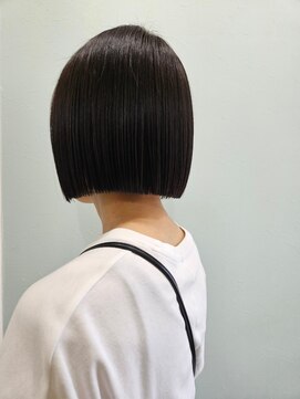 エストレーラ ぱっつんボブ
