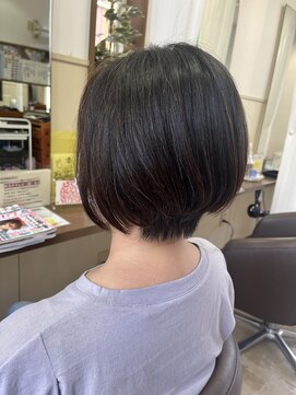 コアフィールフィス(COIFFURE fils) 《見附　今町》大人前下がりショート