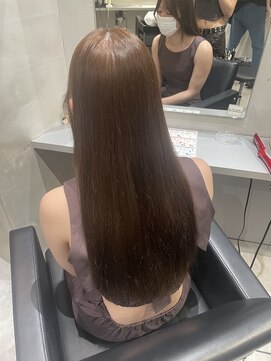 アルーシェ 新宿店(Alushe) オリーブグレージュ