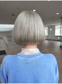 ハイトーンの丸みボブ/ショートカット/ショートボブ
