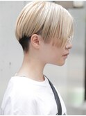 センターパート 刈り上げ ミルクティー ハンサムショート