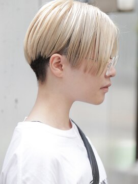 オーク 学芸大学(OAK) センターパート 刈り上げ ミルクティー ハンサムショート