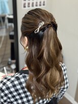 ナチュアルハーフアップ【結婚式ヘアアレンジ巻き髪ドレス】