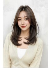 レイヤーカットとお客様に寄り添った施術、贅沢なヘッドスパで癒しをRELACEでぜひご体感ください。