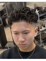 イーラ アメ村店(era)&nbsp;極道パーマ　ツイストスパイラル眉カットメンズパーマ
