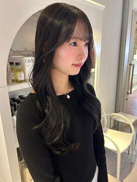 アム(amu) ヨシンモリ/ロングレイヤー/顔まわりカット/地毛風透明感カラー