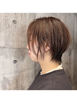 リビー(LIBEY) ショートボブ×ベージュ