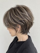 ウル(ulu)&nbsp;ショート　白髪ぼかしハイライト　５０代　６０代　名東区美容室