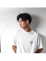 メリケンバーバーショップ コウベ(MERICAN BARBERSHOP KOBE)&nbsp;コンマヘアショートレイヤーかき上げパーマトランクスヘア