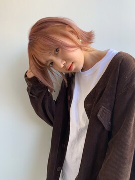 トルネード(TORNADO) 外国人風ミニボブ ピンクアッシュ インナーカラー グレージュ