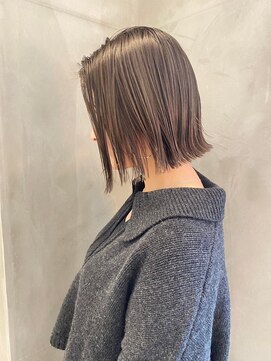 アデプト 綾瀬店(adept) 切りっぱなしボブ/艶髪ボブ/グレージュ【綾瀬/北千住/亀有】