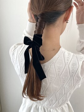 アンダーバーホワイト 阪神西宮店(_WHITE) ベロアリボン。可愛いヘアアレンジ。