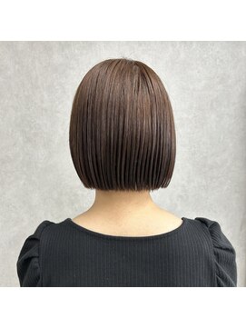 ドアホワイト(door white) 【doorwhite 新松戸】ラインの綺麗なボブスタイル