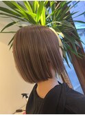 コンパクトボブ×ベージュカラー