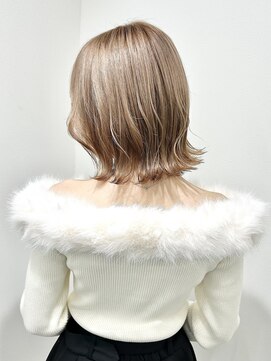 アンリ(Anli) 《Anli KANAKO》ブロンドベージュ ブリーチ くびれボブ