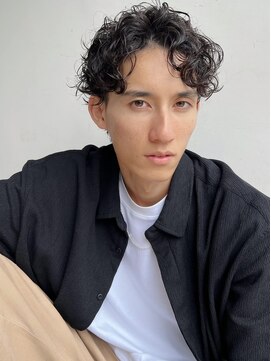 トルネード(TORNADO) メンズパーマ ショート サイドパート ニュアンス 面長A0314