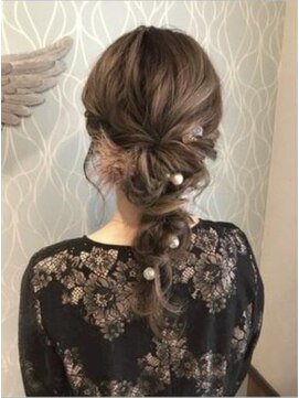 ピノ ウメダ(Pinot UMEDA) #ハイライト　#パーティヘアアレンジ　#編みおろし