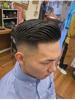 グルーマーズトウキョウ(GROOMER/S TOKYO)&nbsp;ビジネスマンバーバースタイル　フェードカット