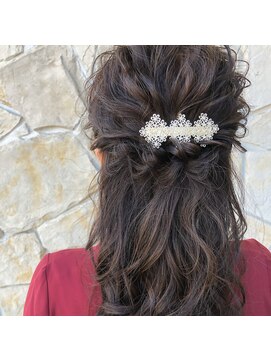 ヘアメイク ヴァロ(Hair Make VaLo) ハーフアップアレンジ