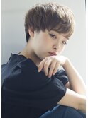 大人可愛い耳出しショートヘア / ロミー本厚木