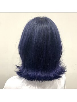 イーチ ディー ヘアーアンドトータルビューティー(each dee hair&total beauty) 【井出 朱音】外ハネディープブルー/ブリーチオンカラー