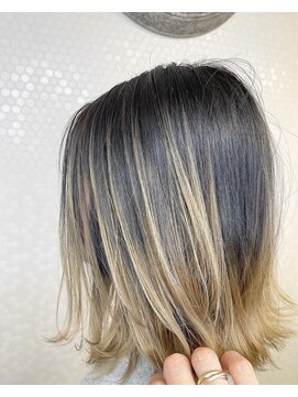 ヘアーアンドメイク ドレス(DRESS) なかなかサロンに来れない人向けデザインからー