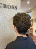 クロス(CROSS)&nbsp;大人女性のニュアンスパーマ　オーガニックカラーで白髪染め