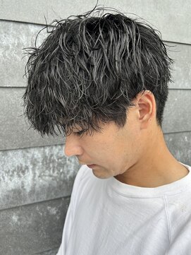 ヒュイル バイ ニアウ(Hwyl by Niau) メンズマッシュパーマ波巻スパイラルパーマニュアンスパーマ