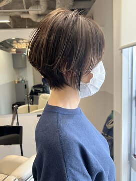 アルトル 池袋(altru) 大人かわいいひし形ショートボブ耳かけ